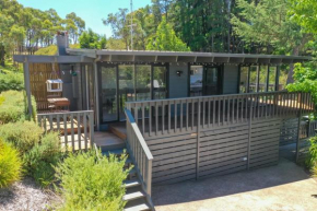 Honey Bee Lodge at Goughs Bay